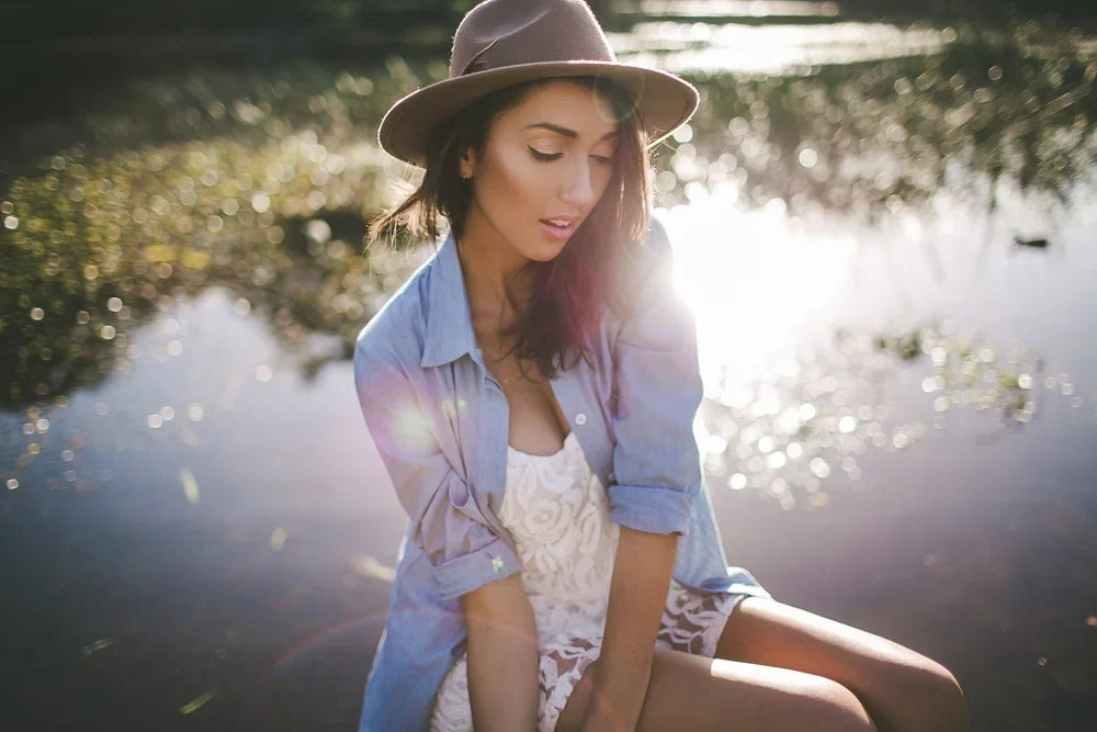 Fashion portrait of Shannon in apricot tones, photo 1