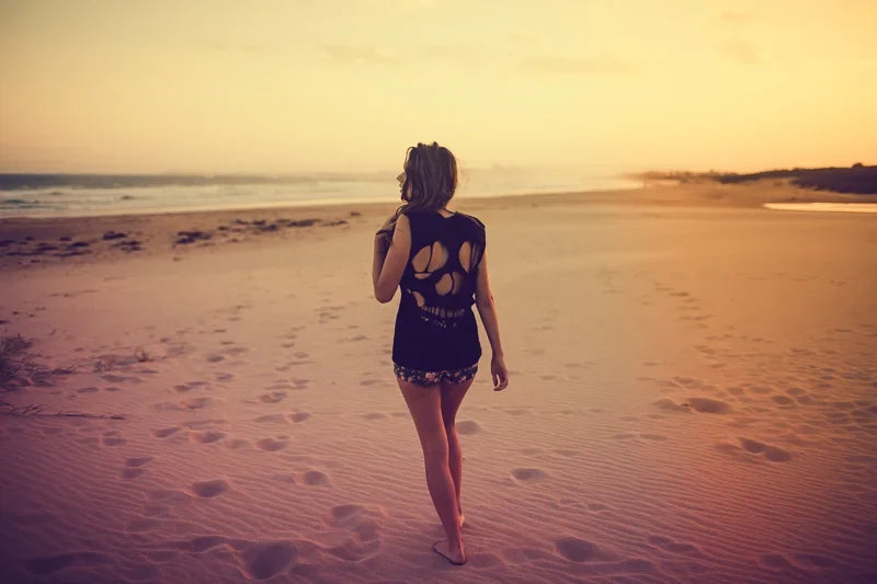 Sunset beach fashion editorial portrait, photo 1