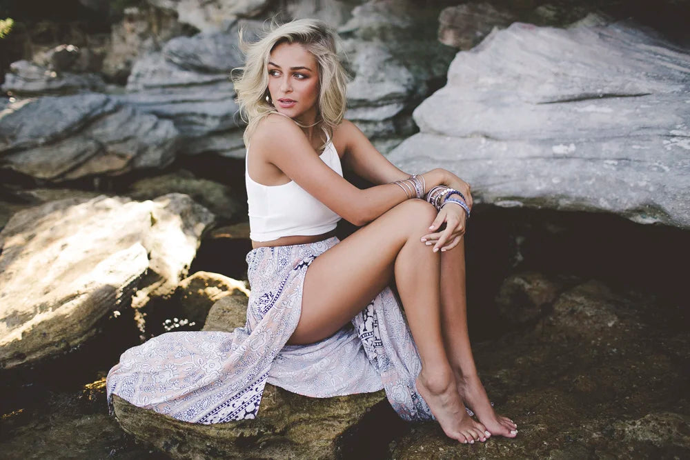 Fashion lookbook photo of Michaela Wain for Hello Molly at the beach, photo 1