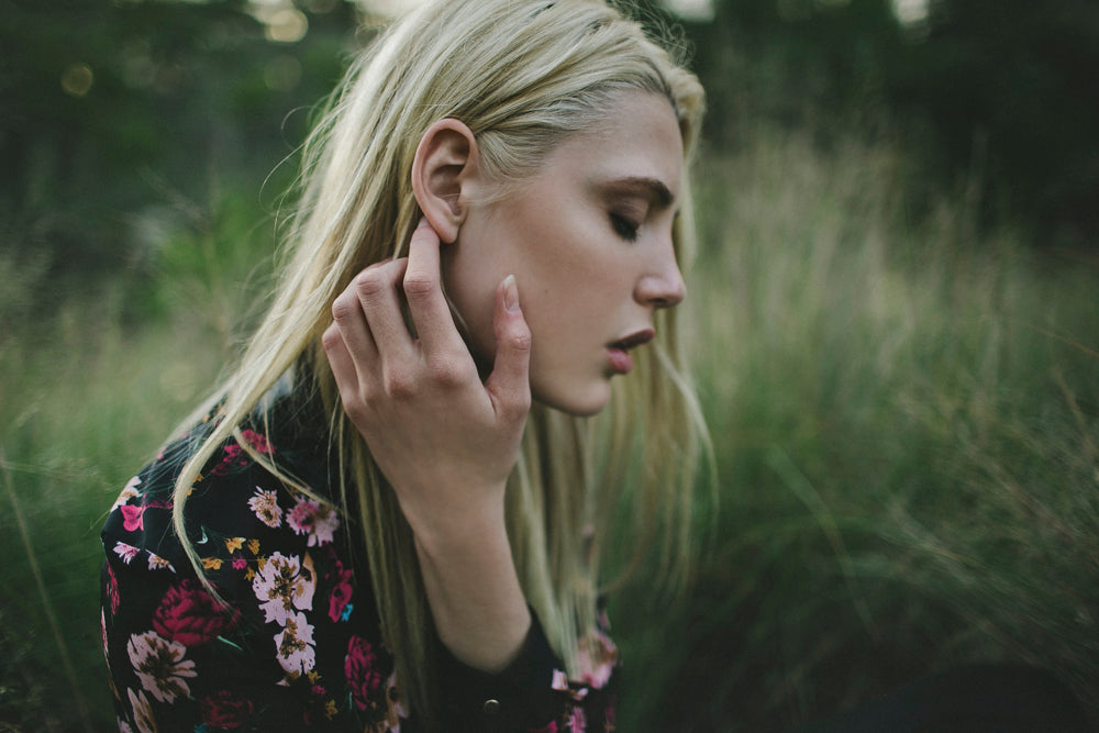 Fashion portrait of model Annika at dusk, photo 1