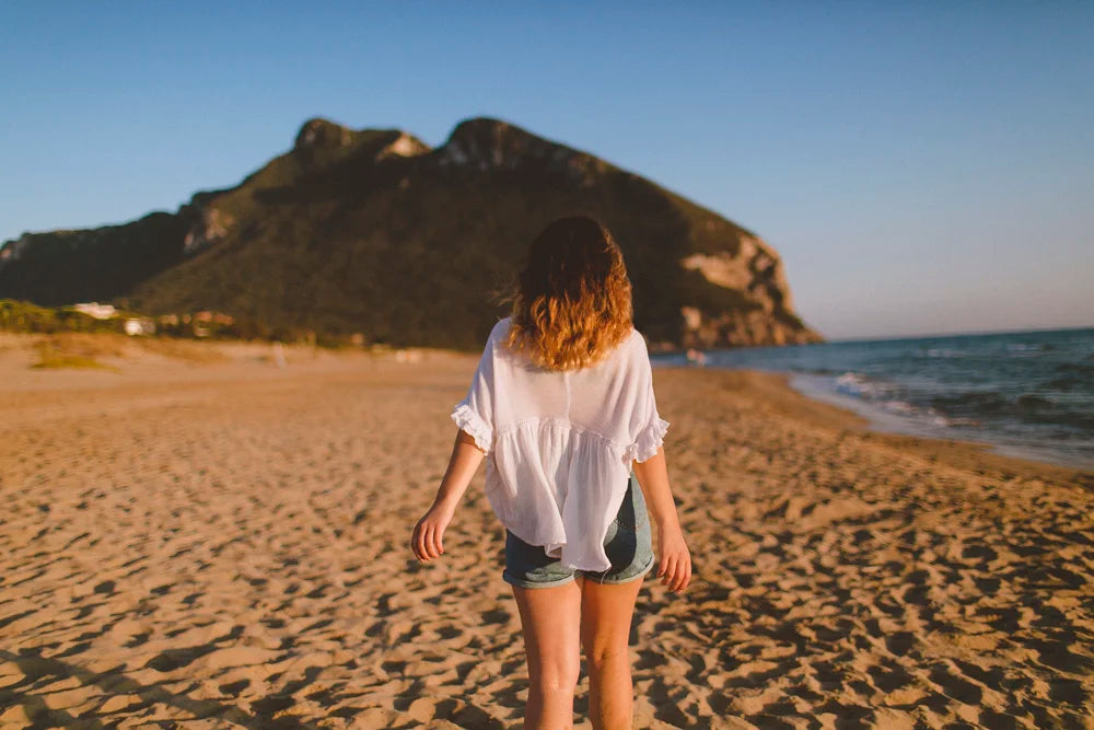 Golden hour travel photo at the locals-only beach in Italy shot on the Canon 5Dmk4, photo 1