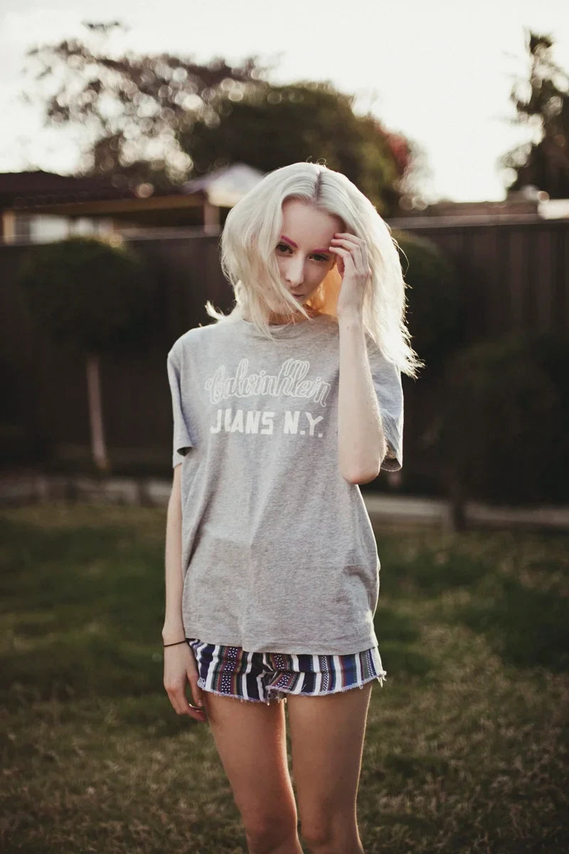 Simple backyard portrait of Naomi, photo 1