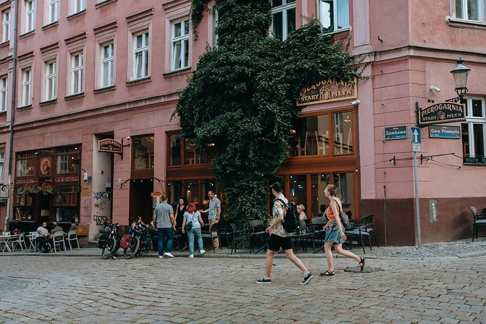 Street photo in Poznan, Poland shot on the Sony A7IV and GM 35mm f1.4, photo 1